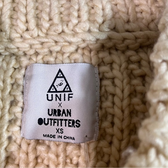 Urban Outfitters Cable ivory Knit Sweater - Picture 7 of 7